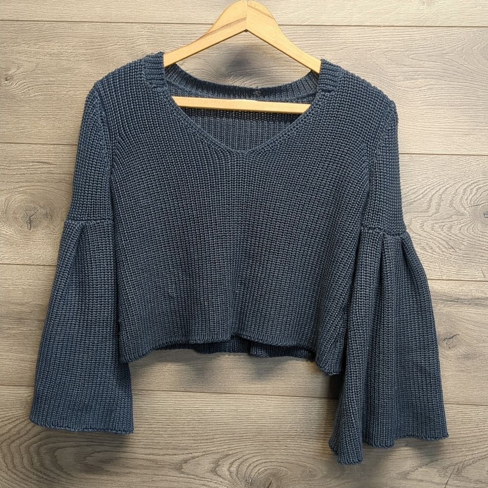 Grade & Gather Cropped Blue Knit Bell Sleeve Sweater Womens Size Small